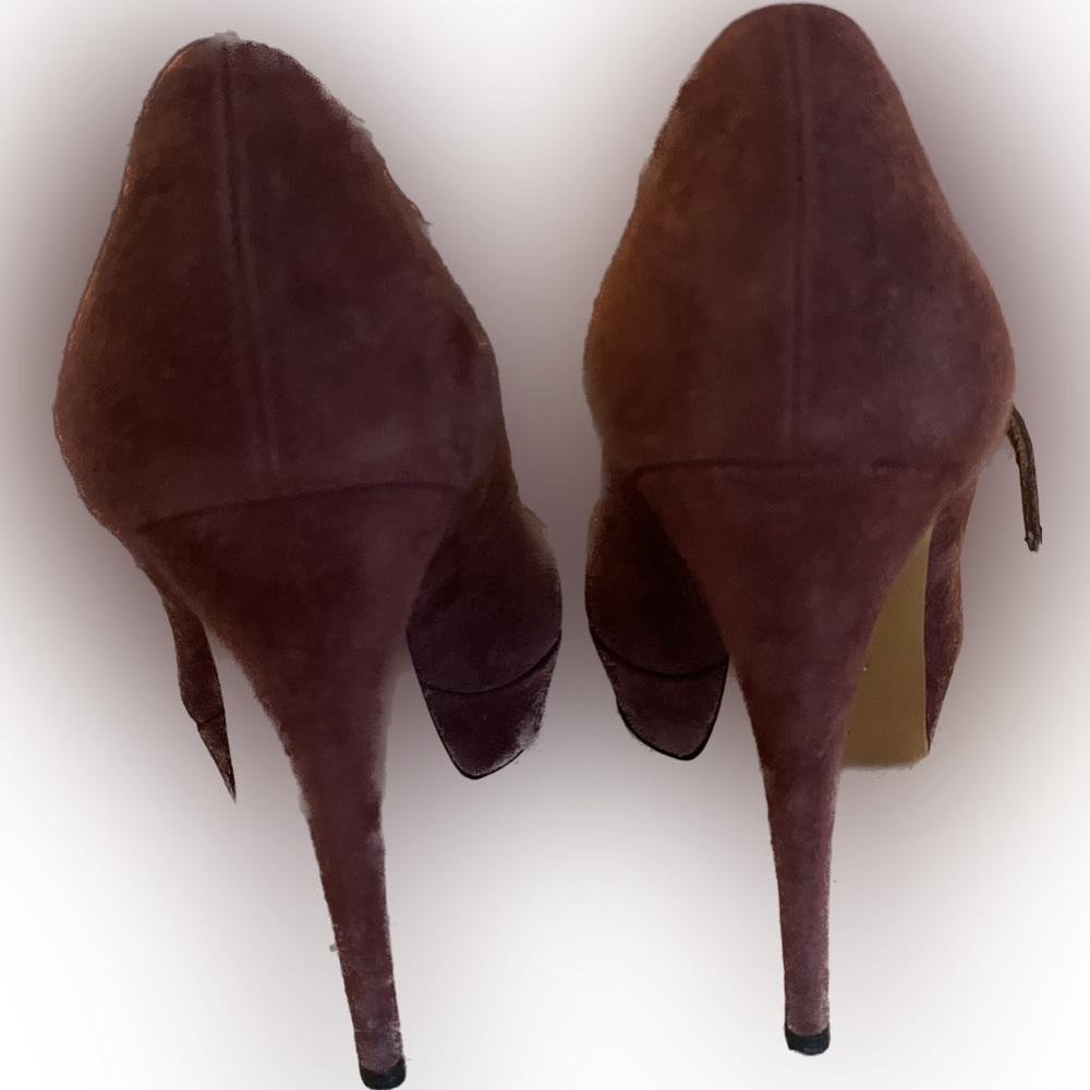 GUCCI T-Strap Peep Toe Bordeaux ultra soft suede heels - Picture 3 of 6